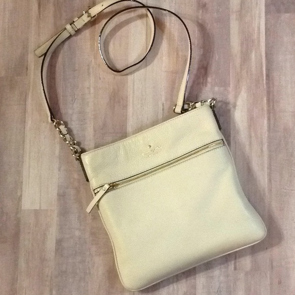 kate spade Handbags - Kate Spade Crossbody